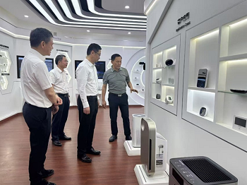 湖北省委常委、省委統(tǒng)戰(zhàn)部部長寧詠一行調(diào)研四方光電